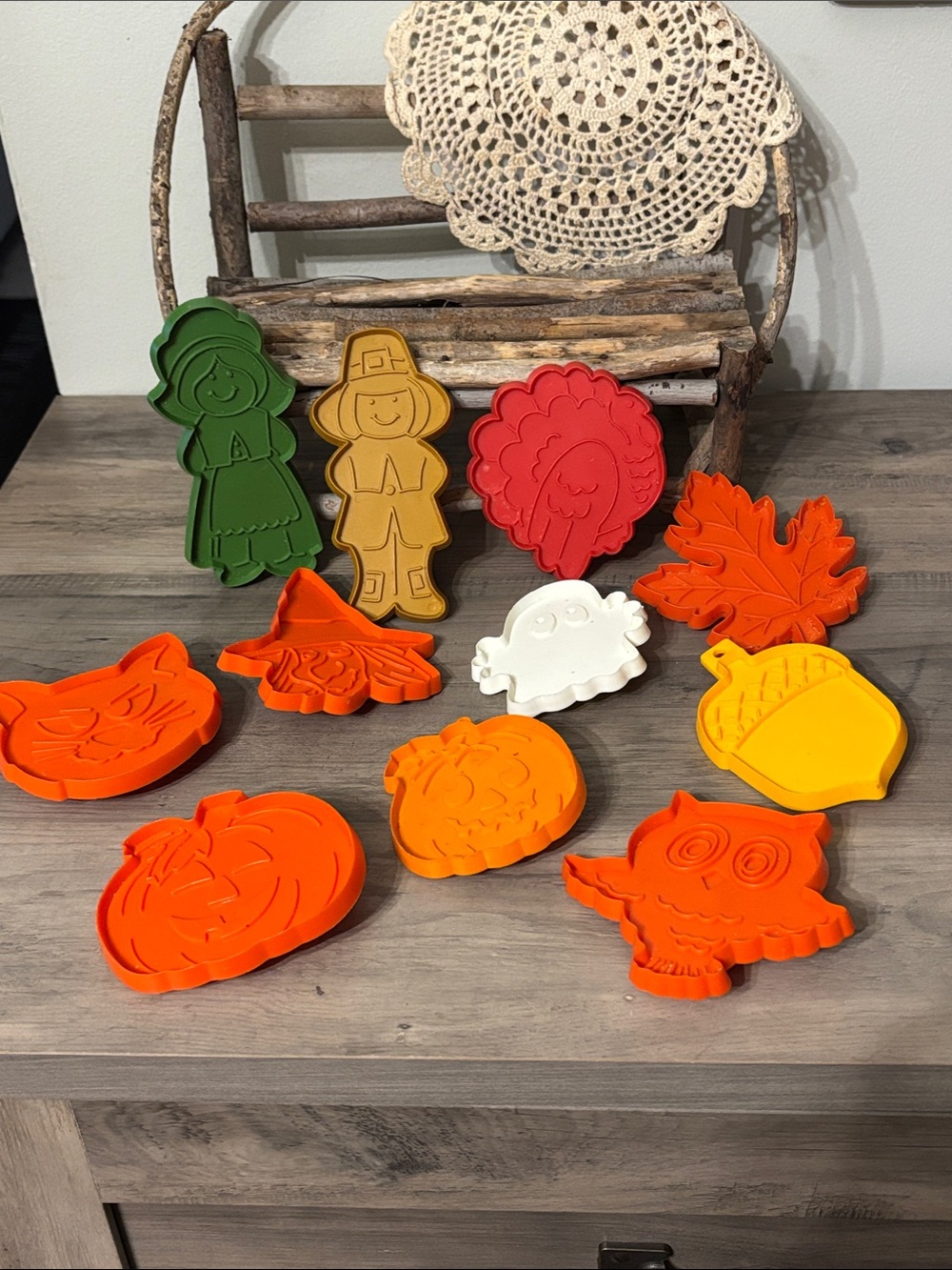11 Vintage Halloween Thanksgiving Fall  Cookie Cutter Set Hallmark Plastic